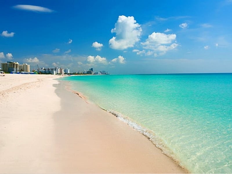 Luxurious waterfront mansion – large heated pool gallery image 3