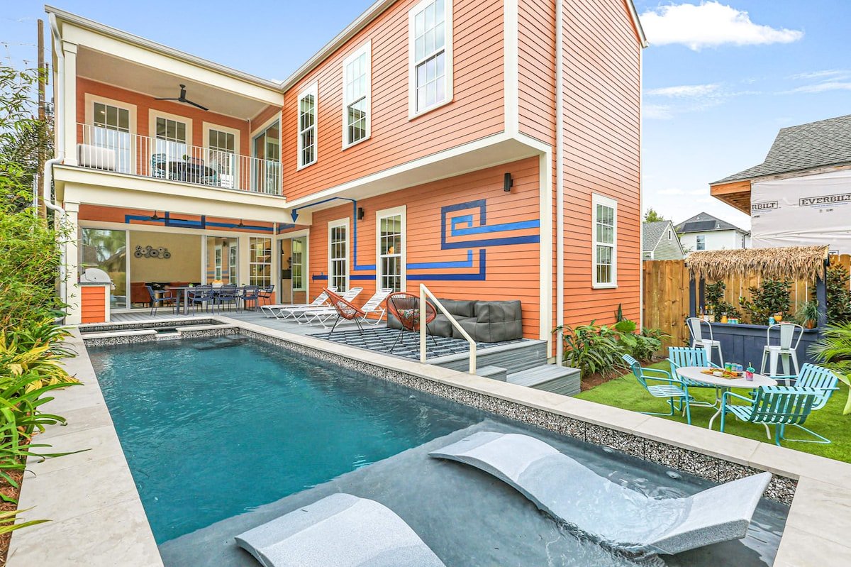 Contemporary Art | Heated Pool and Hot Tub gallery image 2