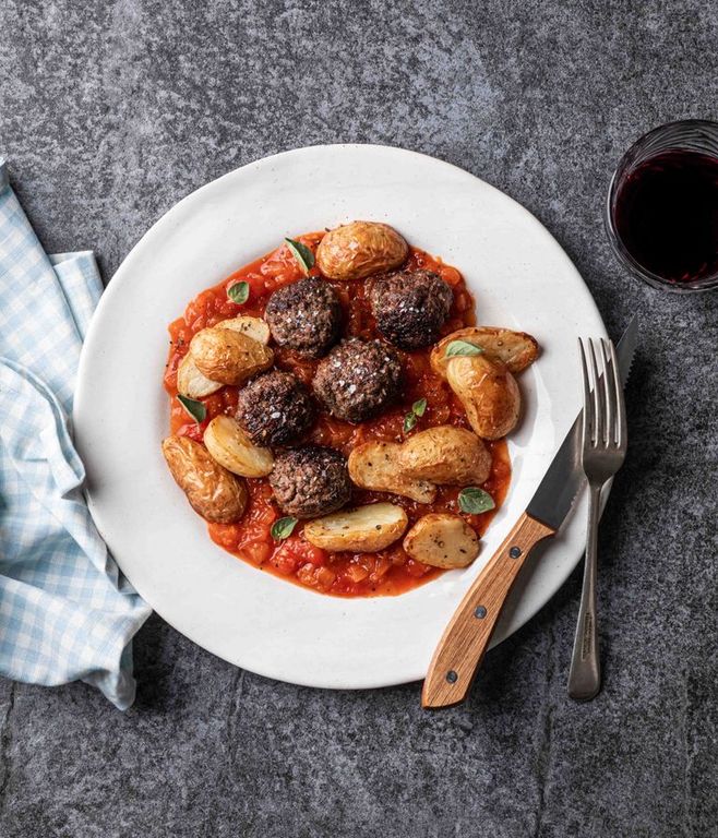 Photo of Pomodoro-style Meatballs & Potatoes