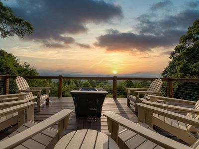 Mountain Views + Biltmore Pass | Pet-Friendly Gem