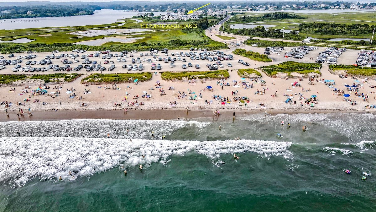 Absolutely stunning! New water front house gallery image 3