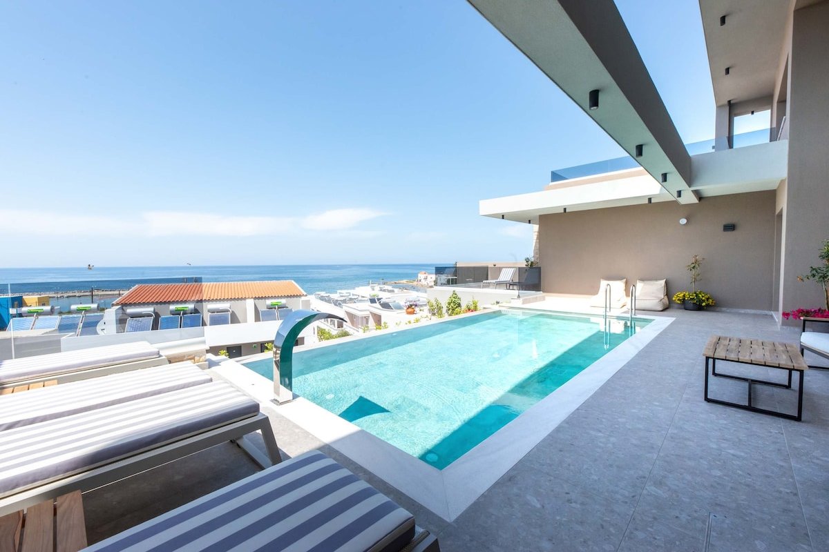Seafront villas I Free* Heated pools & 100m to Sea gallery image 4