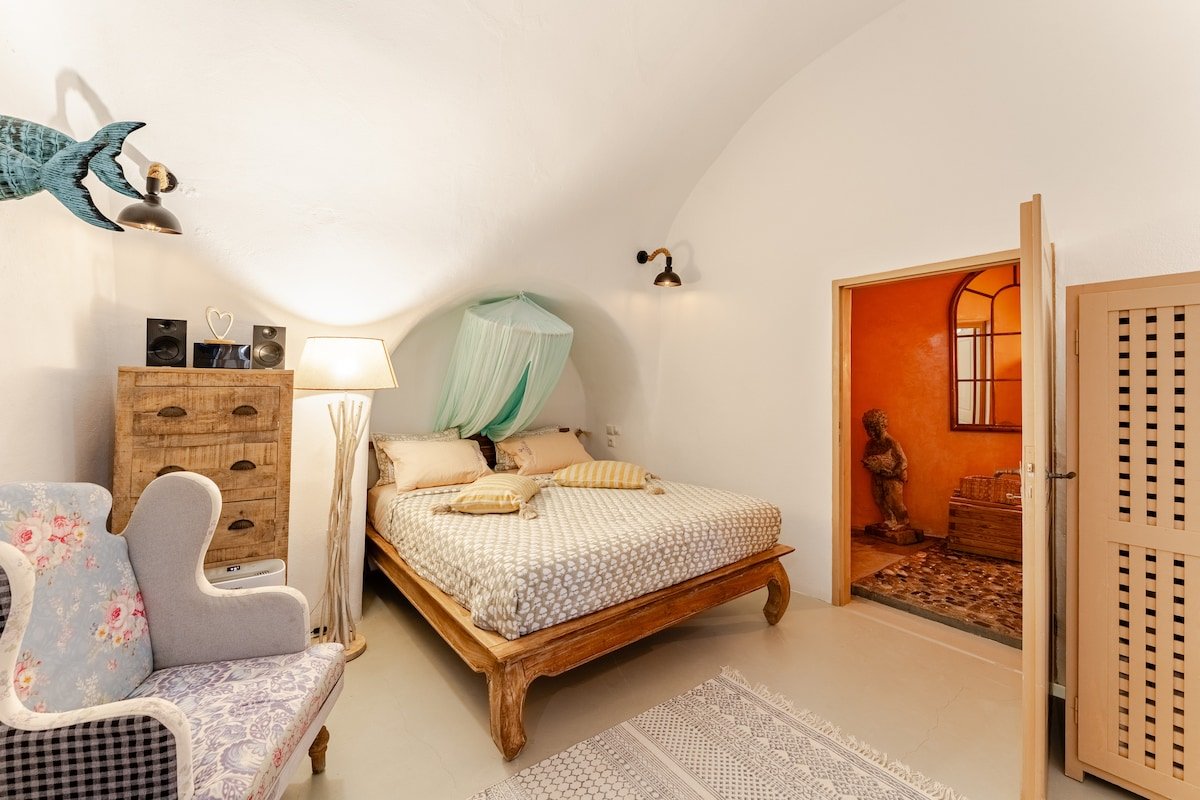 Rock Villas Complex | CastleView | 2 Jacuzzis gallery image 5