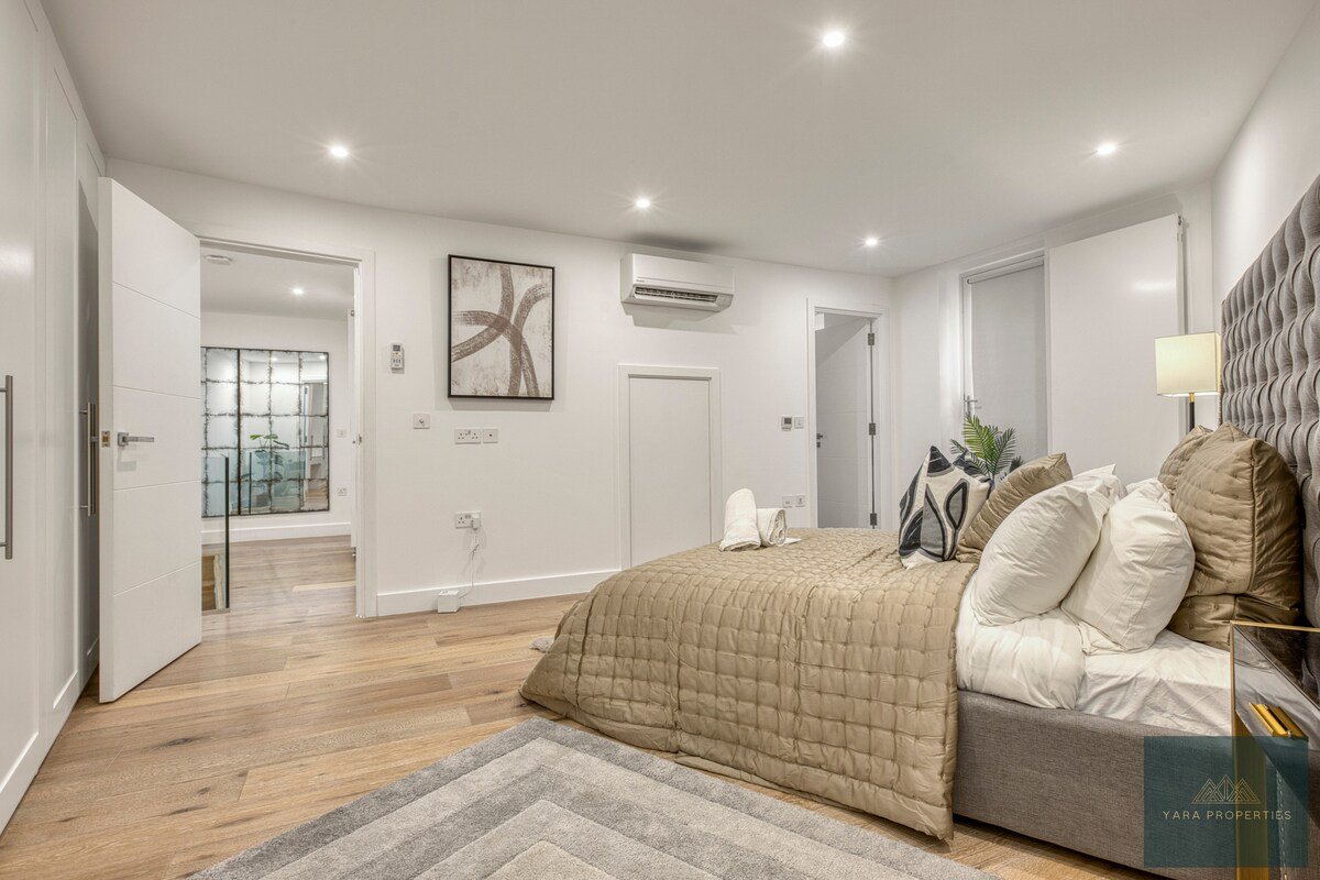 The Kensington Townhouse | Luxury Boutique 4 Bed gallery image 3