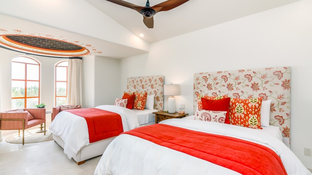 Palmilla Villa with Ocean Views and Golf Access gallery image 4