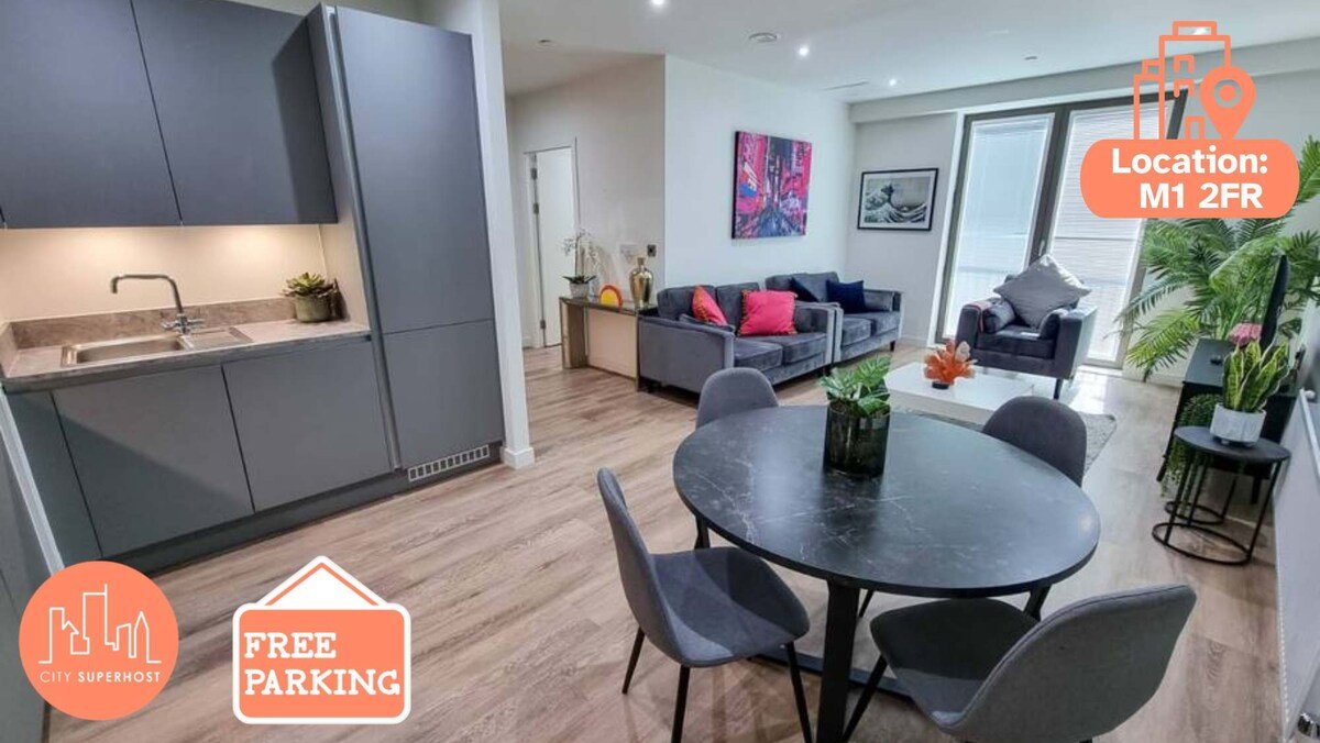 Free Parking Townhouse by City SuperHost gallery image 2