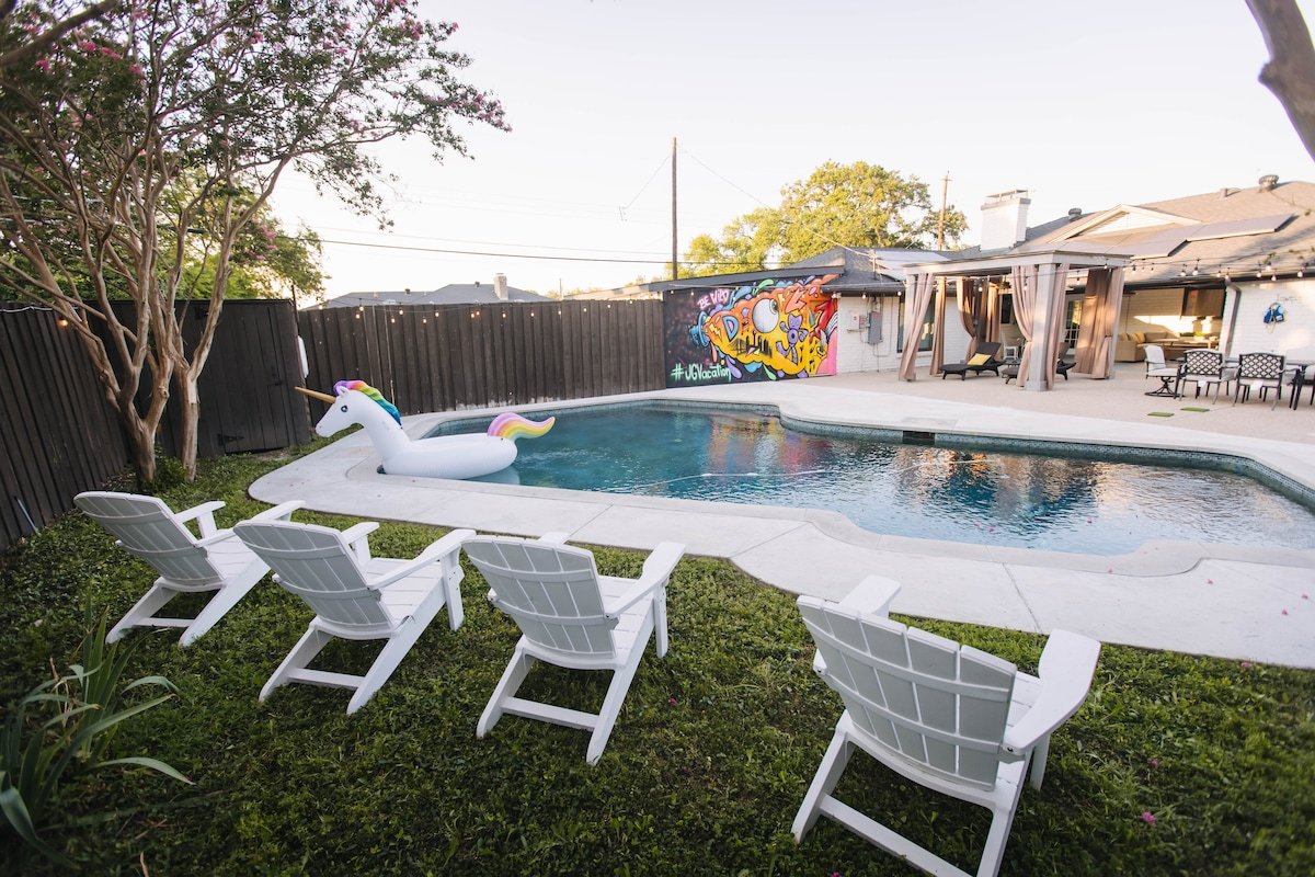 Sleeps 20 w Heated Pool & Billiards by DAL Airport gallery image 3