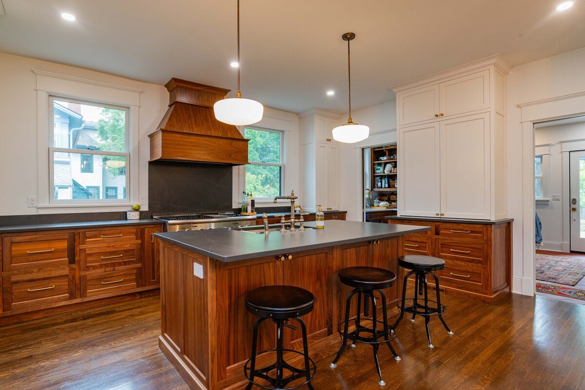 Summit Avenue Mansion gallery image 5