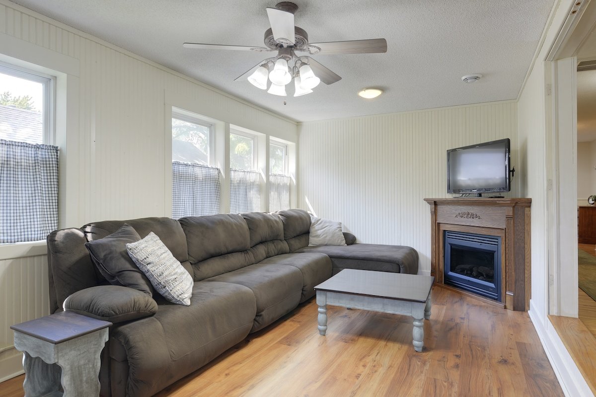 Retreat in Hastings: Two Homes, One Listing gallery image 3