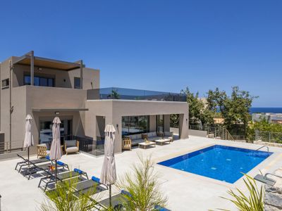 Luxury Wellness Retreat: Heated Pool • Spa & Gym