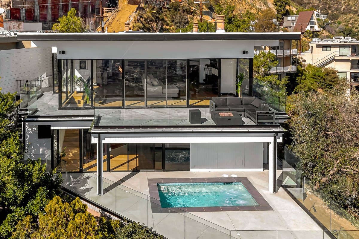 Hollywood Hills Retreat w/Guesthouse & City Views!