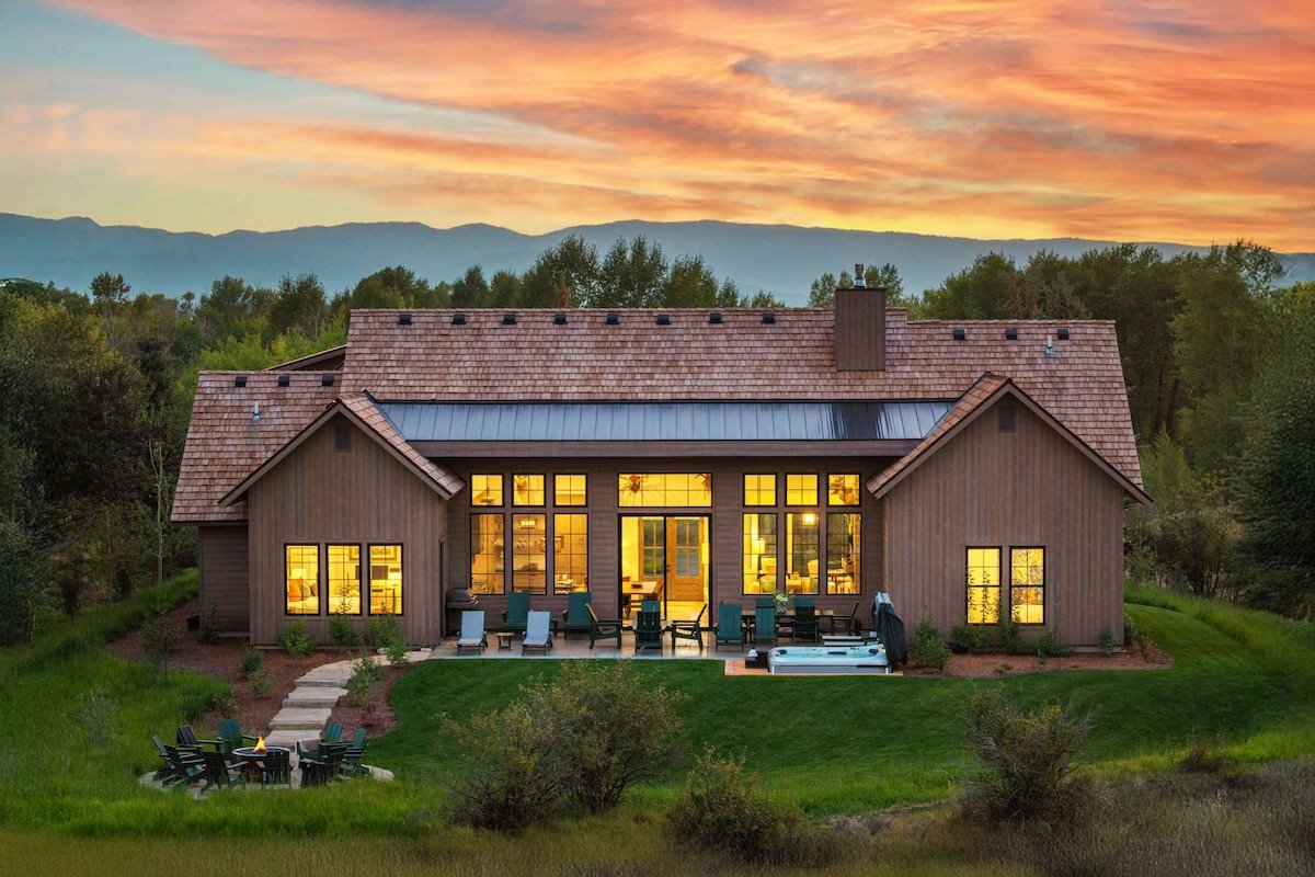 Basecamp Stays: Lux Teton Lodge, Privacy & Hot Tub