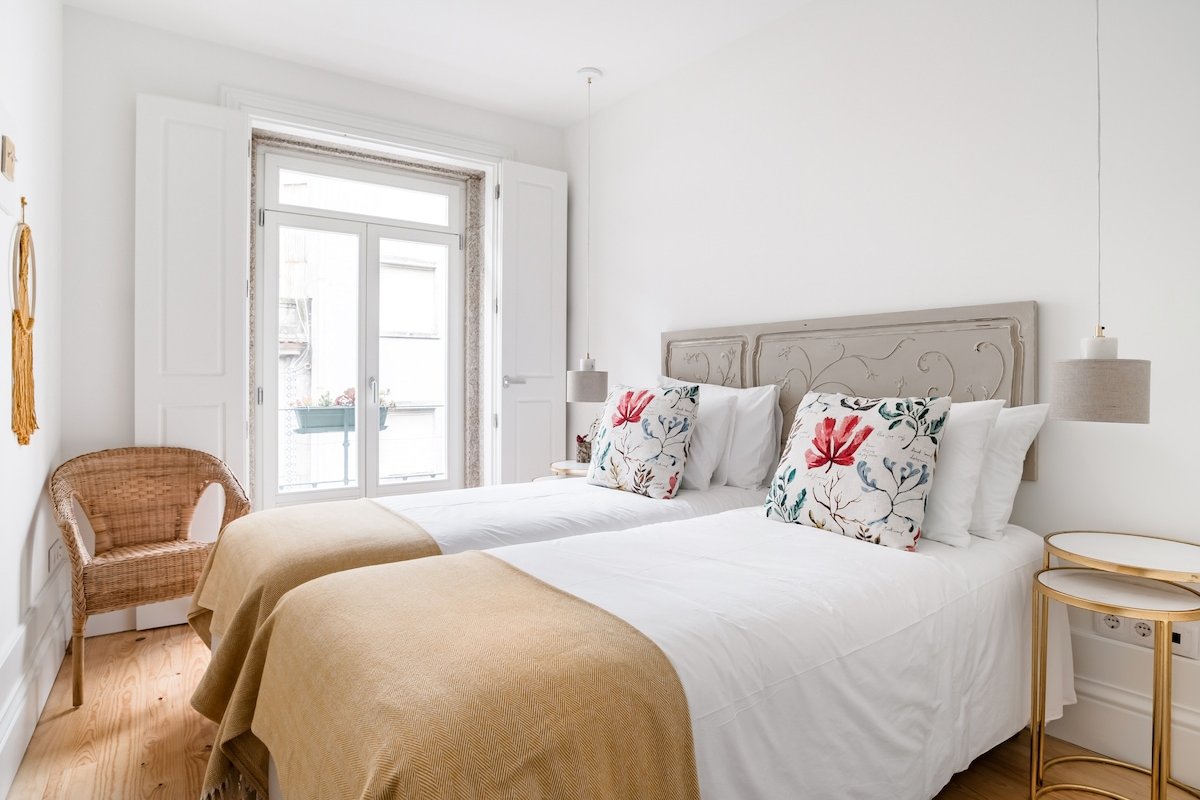 Flores Rooftop – Charm apt with Balconies and AC gallery image 5