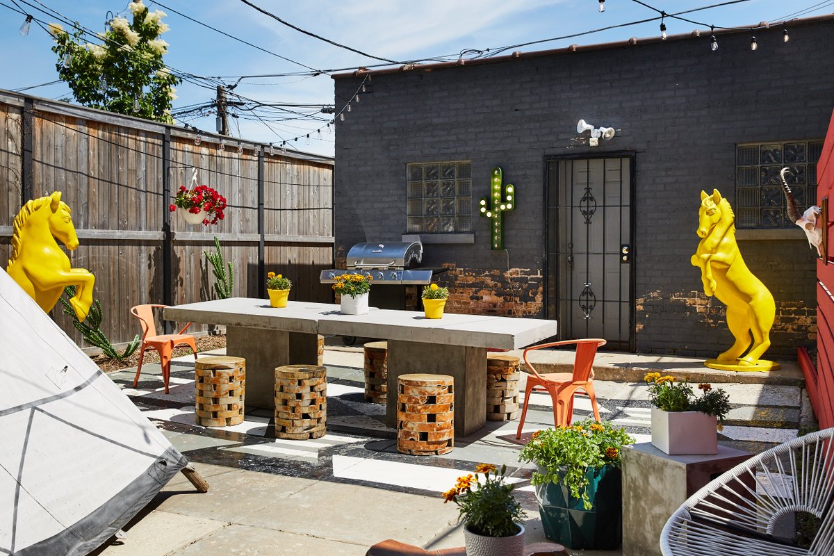 Southwestern 8 Bed 4 Bath Estate Parking + Yard