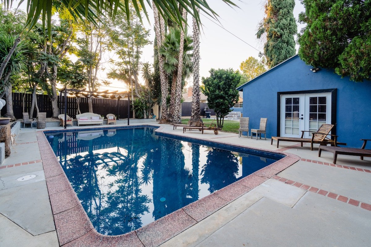 Le Bleu House – Newly Designed 3BR House w/ POOL gallery image 5