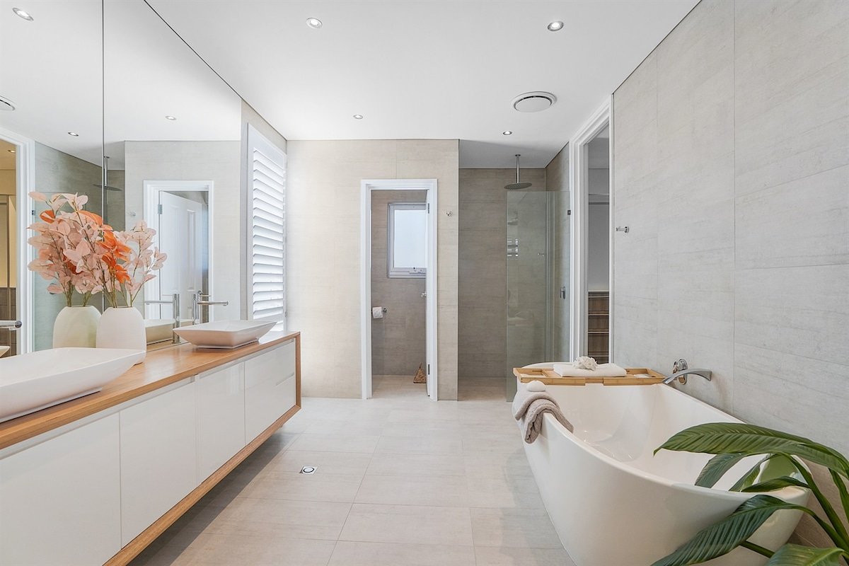 Duncraig Dream with Pool and Alfresco BBQ! gallery image 5