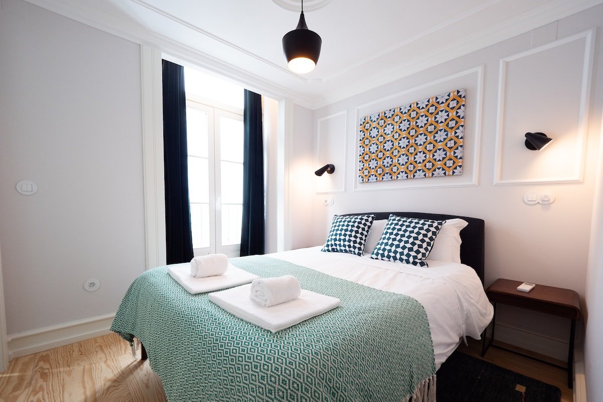 Augusta 229-5E-City Center Apt- Balcony & Elevator gallery image 2