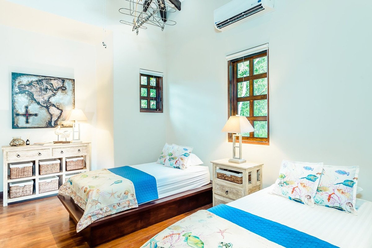 Oceanside Villa With Pool & Terrace – Casa Sonrisa gallery image 5