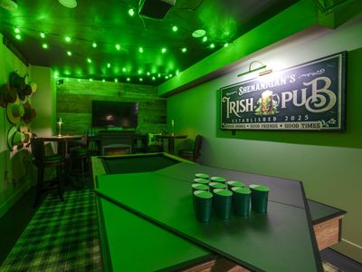 Downtown Nashville Luxury with Irish Pub Hangout