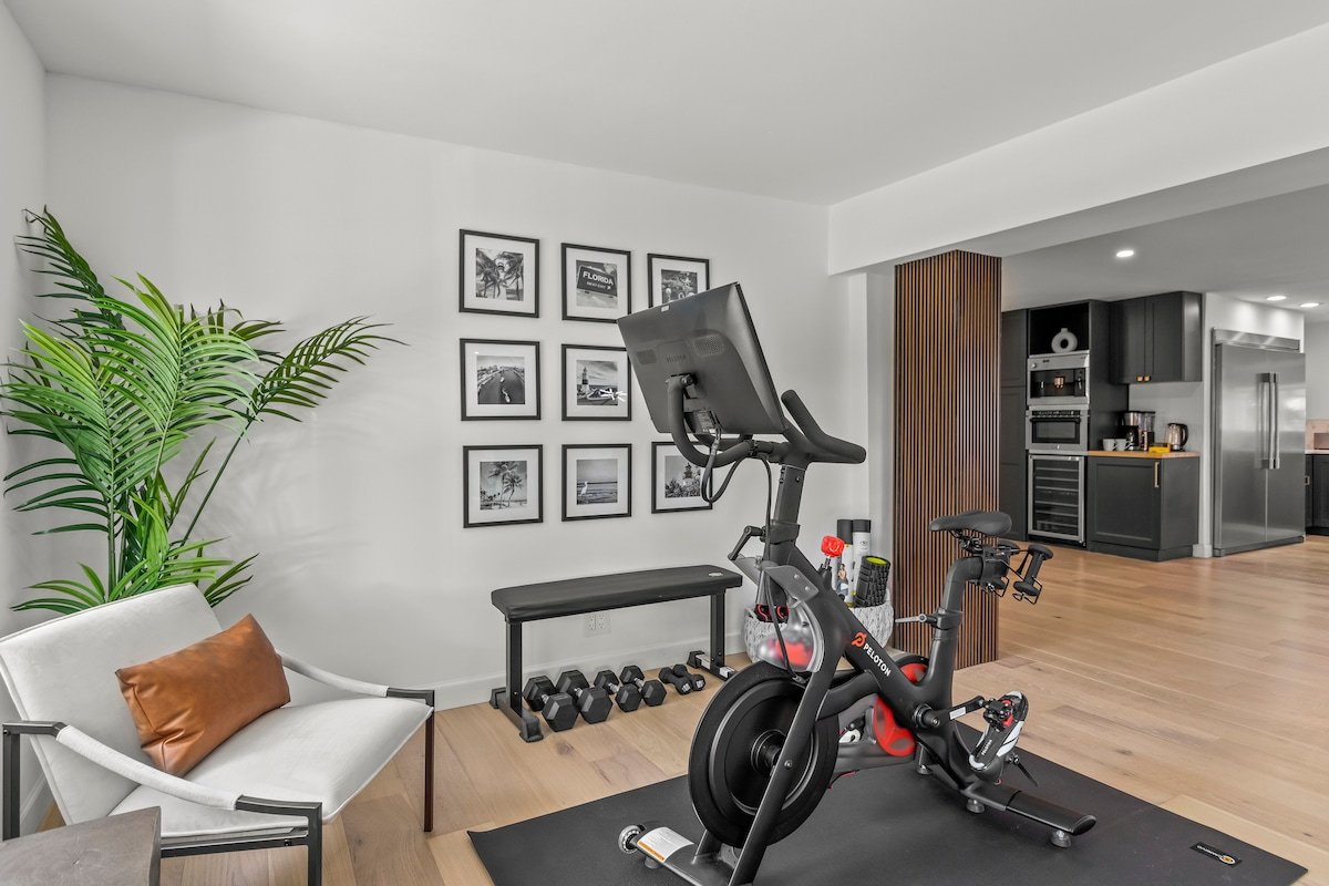 Golf/Heated Pool/Gym/ChefKitchen! 2700sqft Resort! gallery image 4