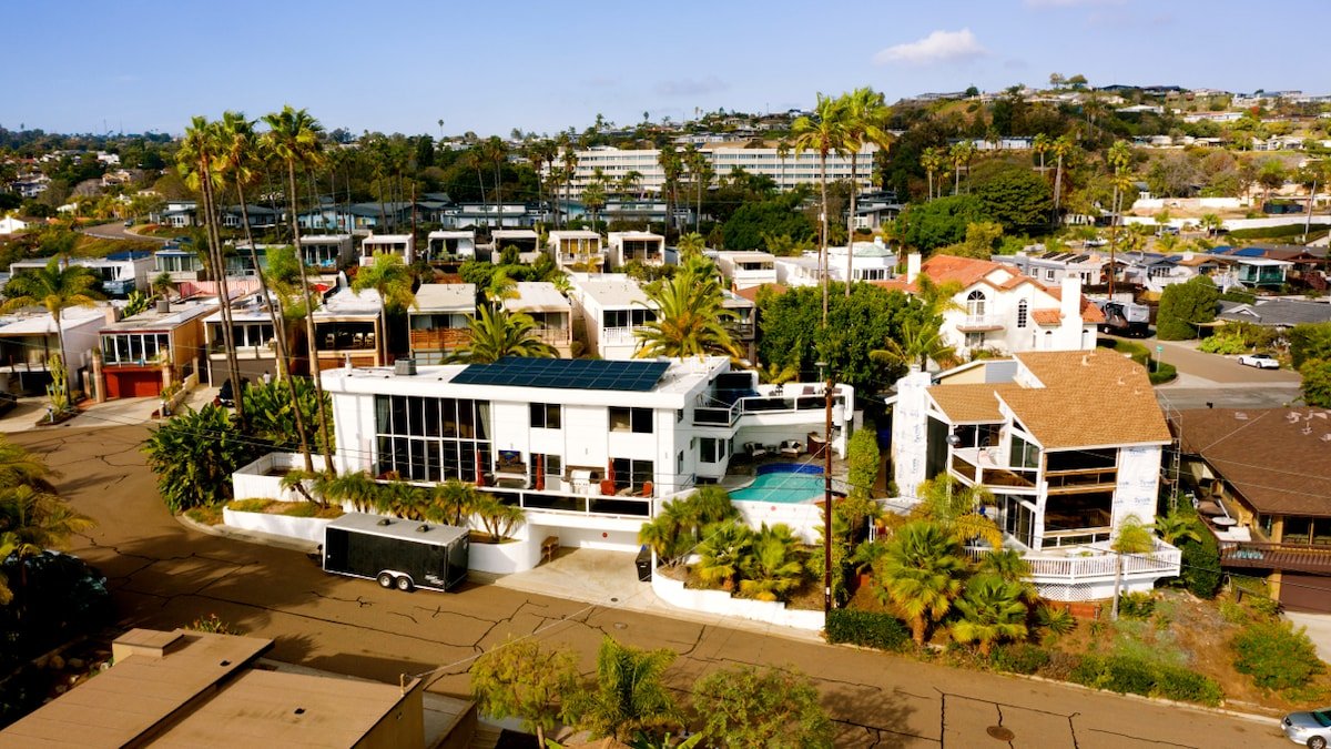 Pacific Beach-Amazing Panoramic View-Heated Pool gallery image 3