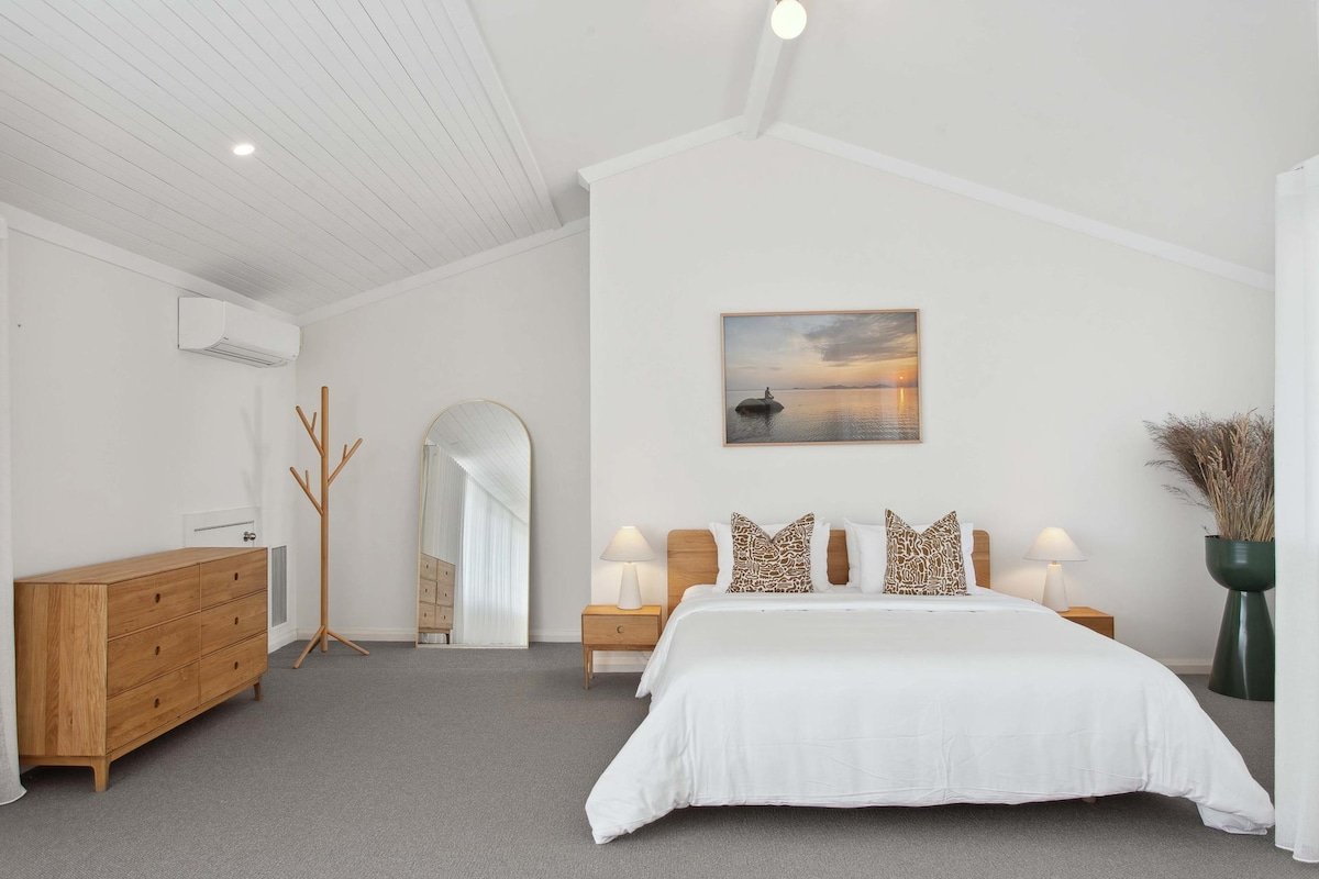 Cottesloe Coastal Sanctuary – newly refurbished gallery image 3