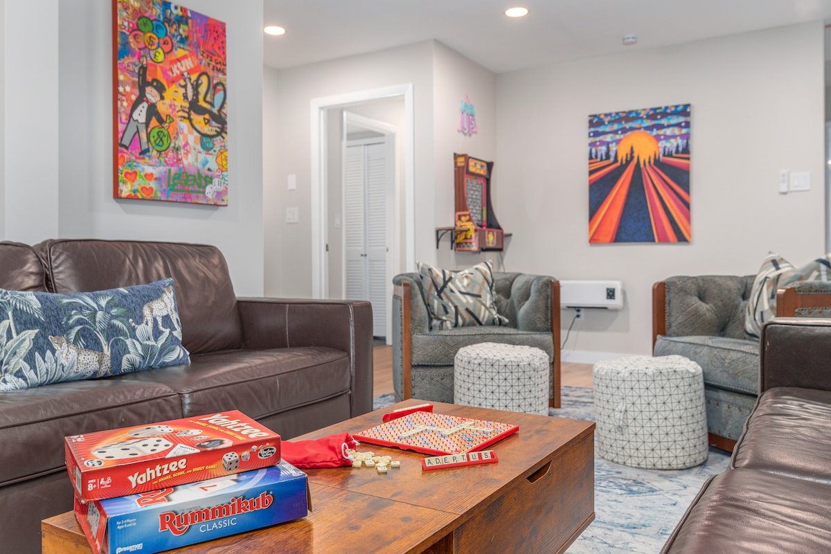 Spacious Creekside Retreat, Games, 2 x fireplaces gallery image 2