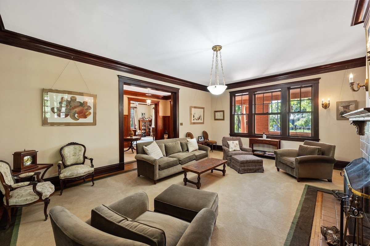 Majestic Hyde Park Historic Home gallery image 5