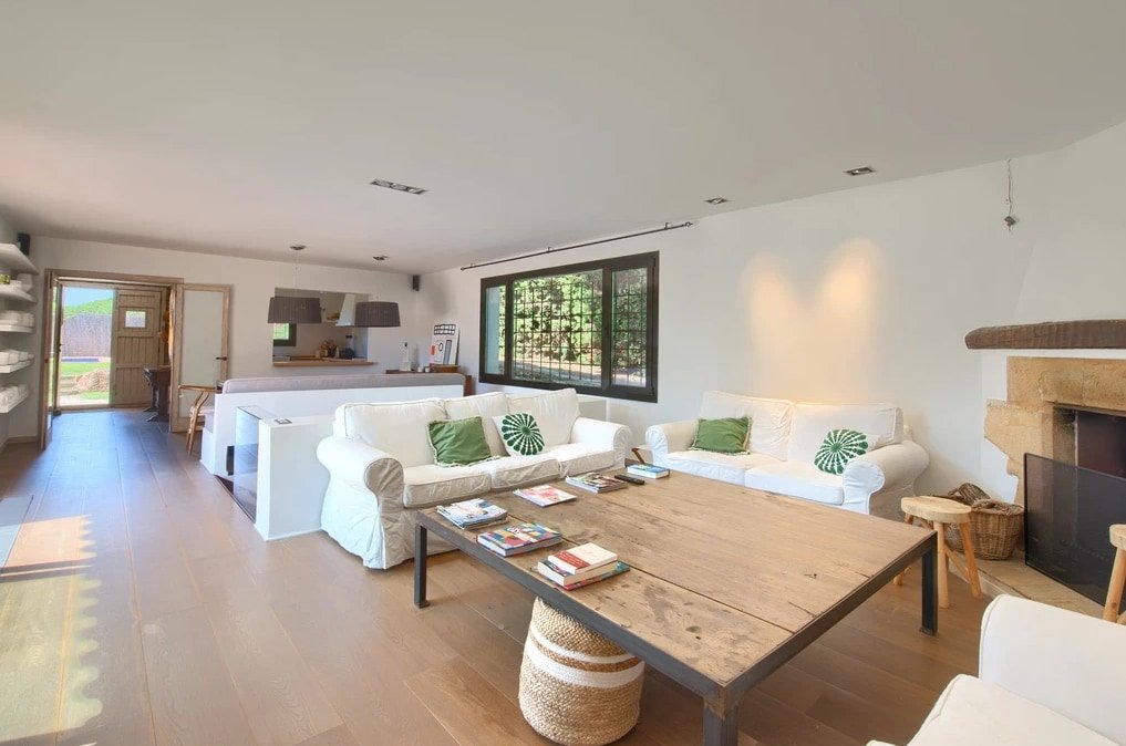 Begur! Superb villa, pool, garden 8/10 people. gallery image 4