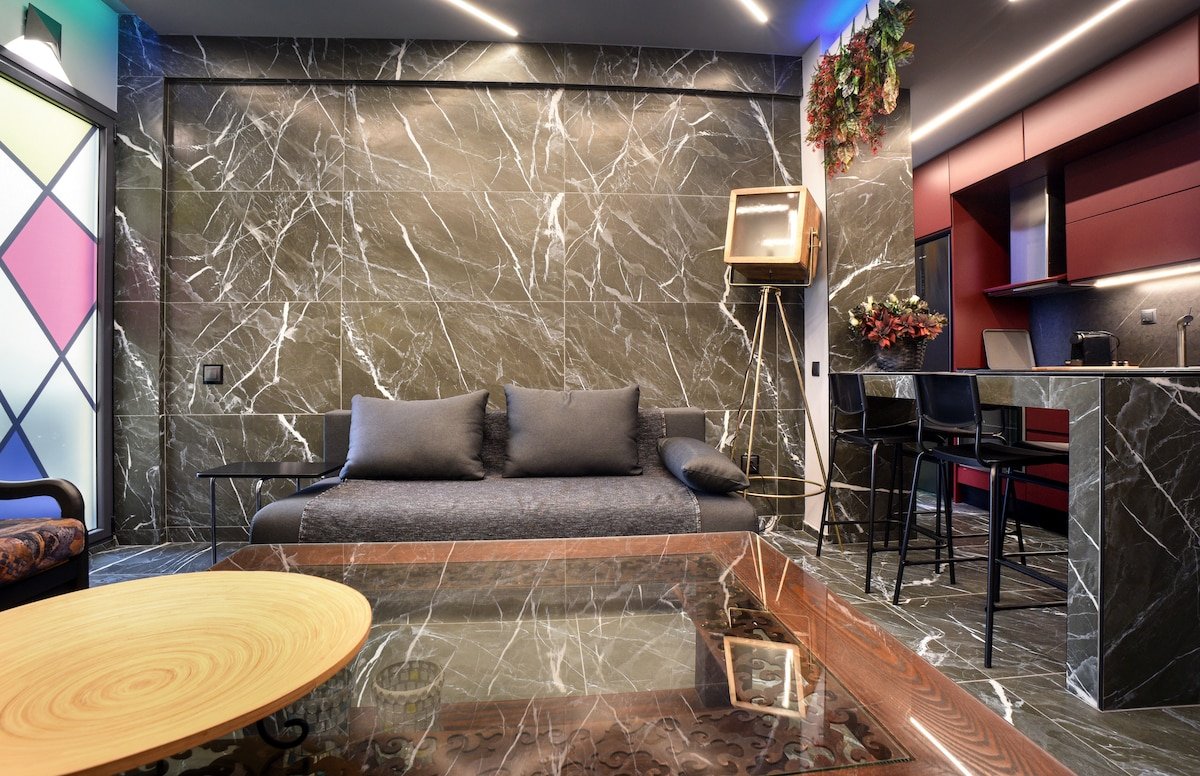 Luxury apt for Friends & Family, at Mitropoleos gallery image 5