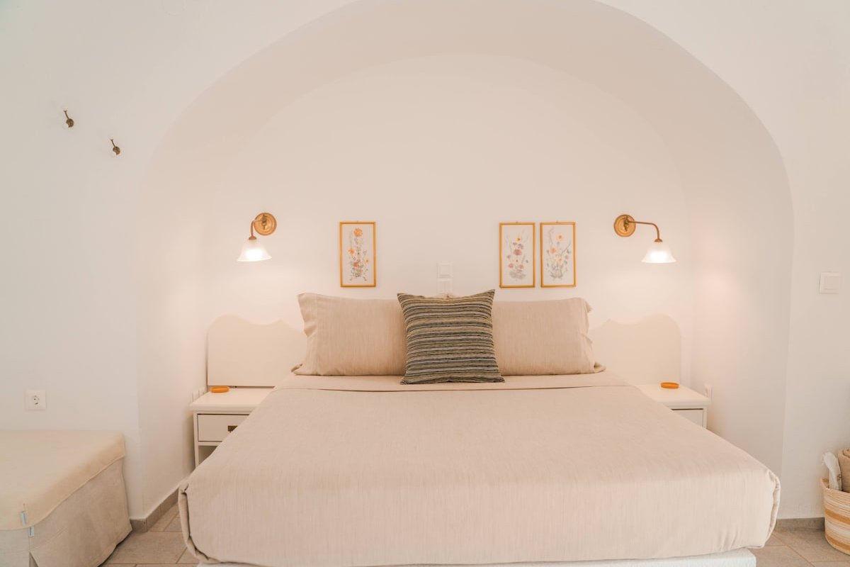 Traditional Two Bedroom Villa with Plunge Pool gallery image 5