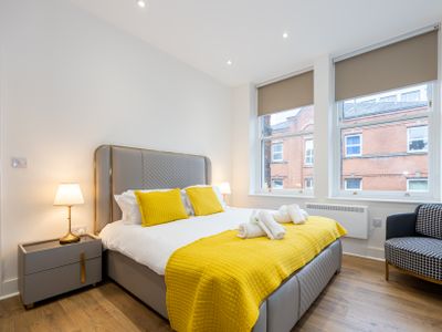 Superb 2BD Apartment in China Town