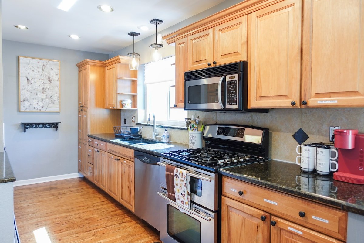 Longer Stays | Family Friendly | 5 Bed 3 Bath gallery image 5