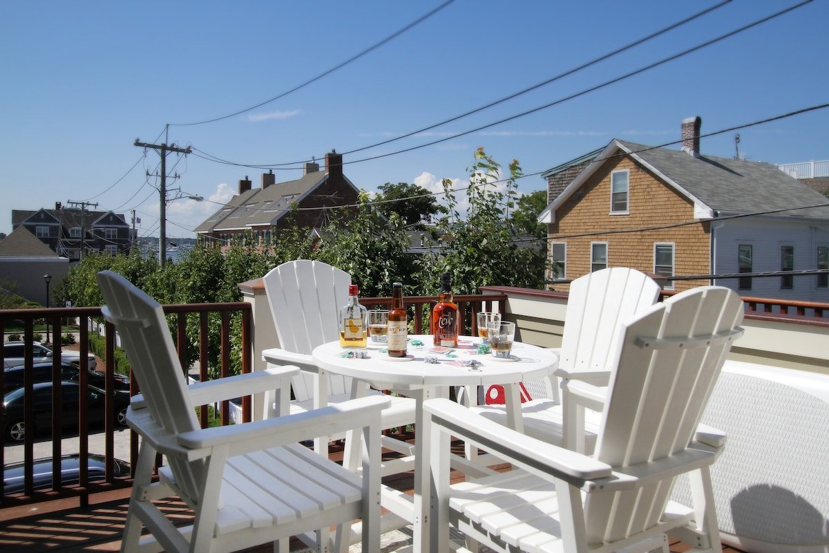 2 Bedrooms w/Loft, Deck & Fireplace on Thames St gallery image 2