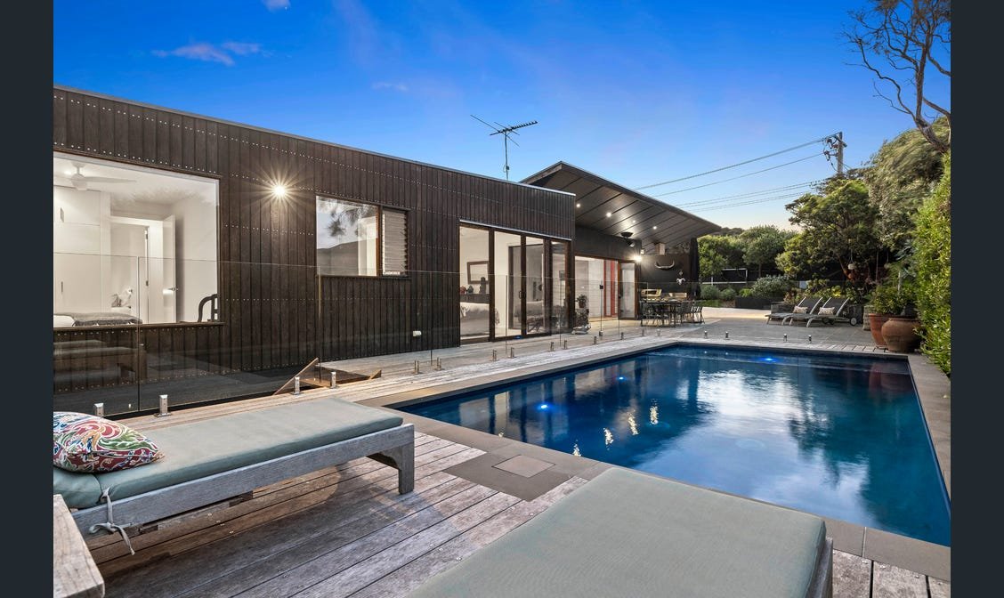 Back beach Luxury with pool/spa gallery image 2