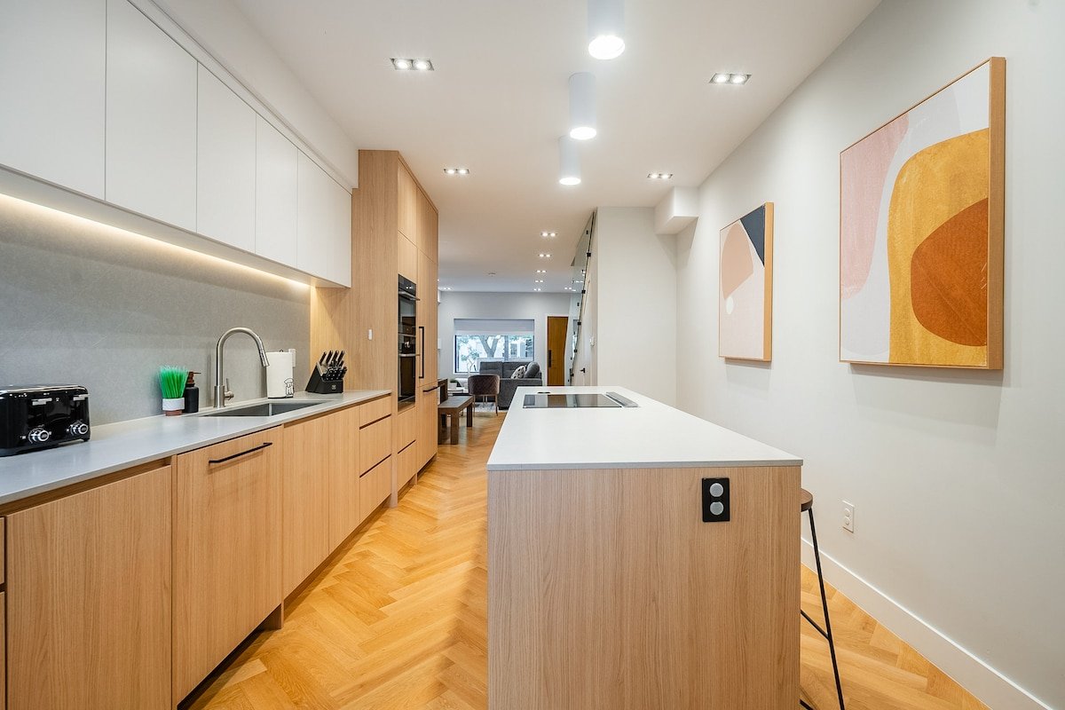 Beautifully Designed 4BR House – Sleeps 8! gallery image 5