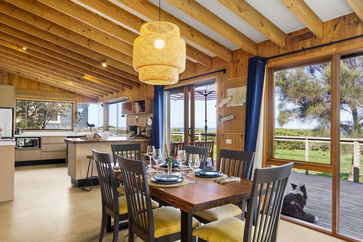 Sand & Sauna Retreat – Beachfront direct access gallery image 5