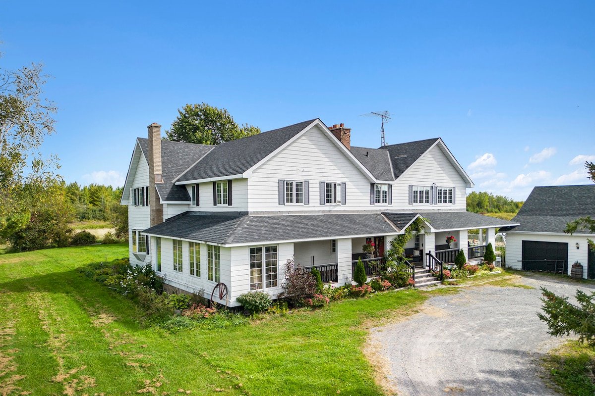 Traditional Farmhouse Experience gallery image 2