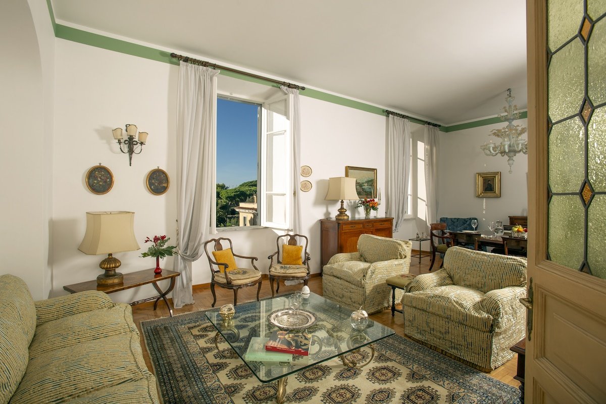 Colosseum View Exclusive Apartment gallery image 4