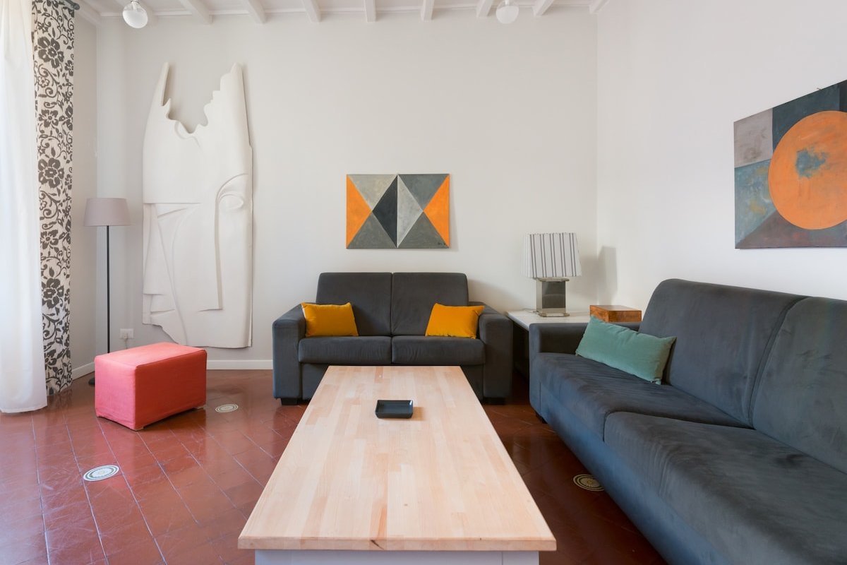 Spacious and elegant in Campo de’ Fiori | Int. 6 gallery image 3