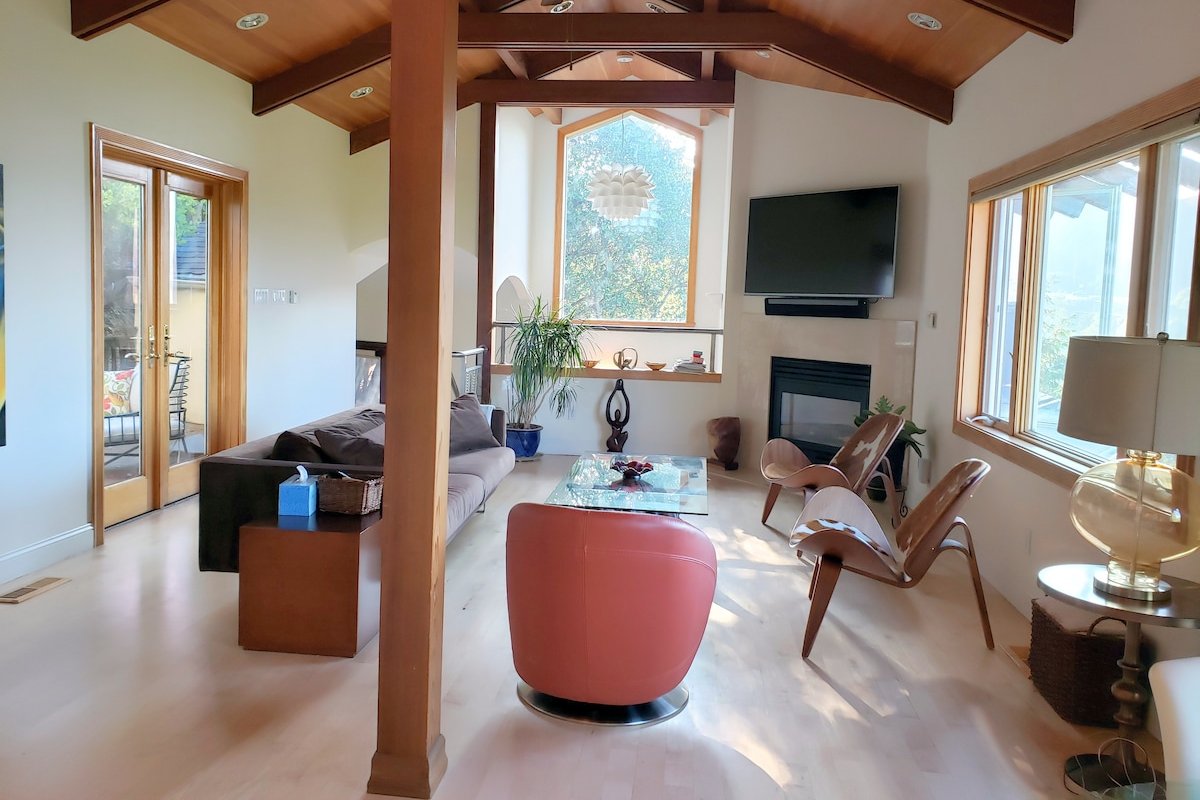 CHIC & EXCLUSIVE HOME IN PRIVATE TRANQUIL SETTING gallery image 4