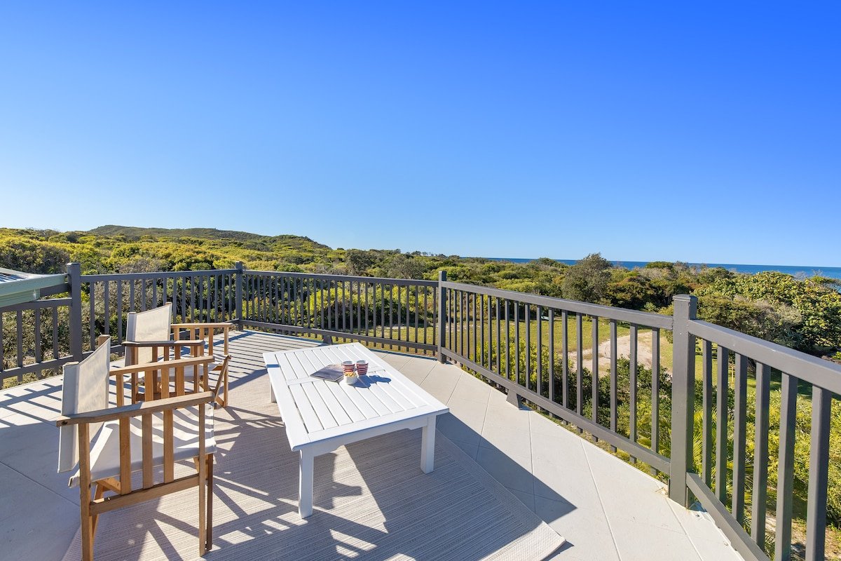 Teewah Tranquility Beach House _ Noosa North Shore gallery image 4