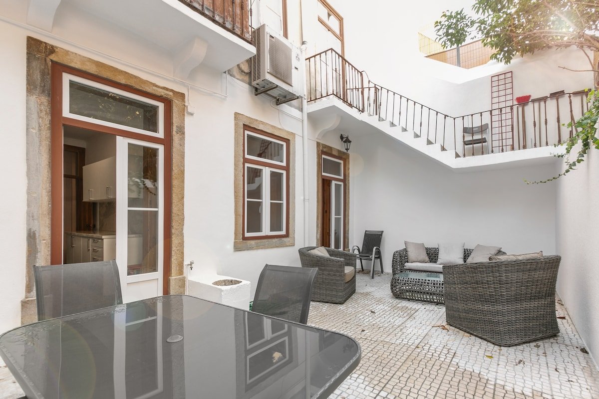 Amazing 3 Bedroom and 3 Bathroom Apt with Pateo gallery image 5