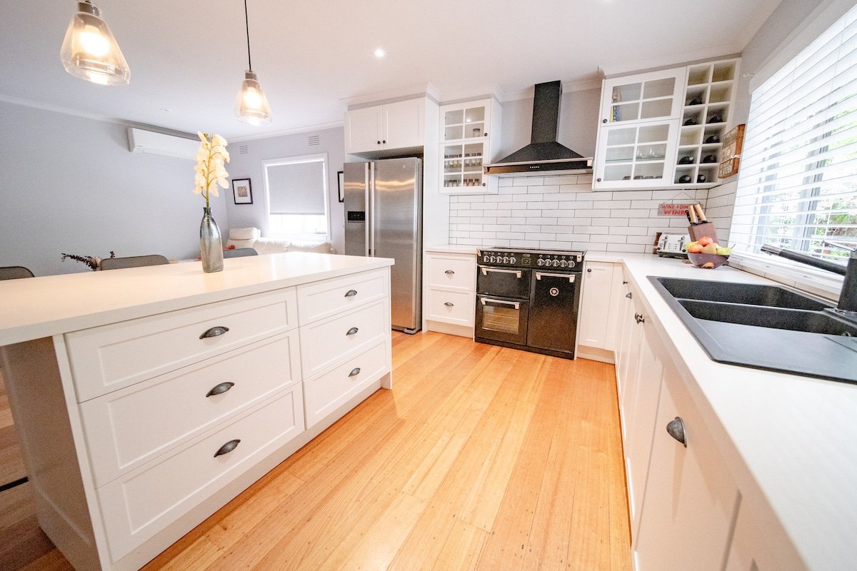 4 Bedroom fun house – spa, sauna, fire pits & more gallery image 5