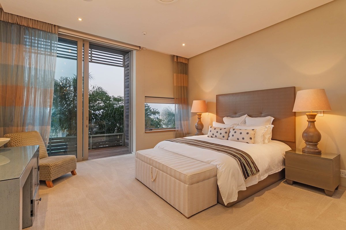 1-7-4 on Kloof, Bantry Bay (heated pool) gallery image 5