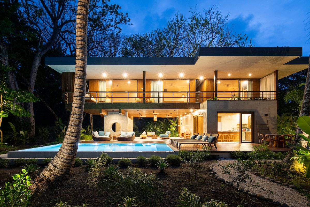 Wabi – Beachfront Luxury Villa at Rayo Verde