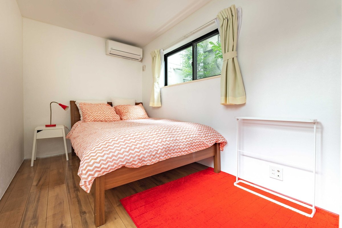 SHINJUKU ★Designer Pencil House★ Airport Transfer gallery image 4