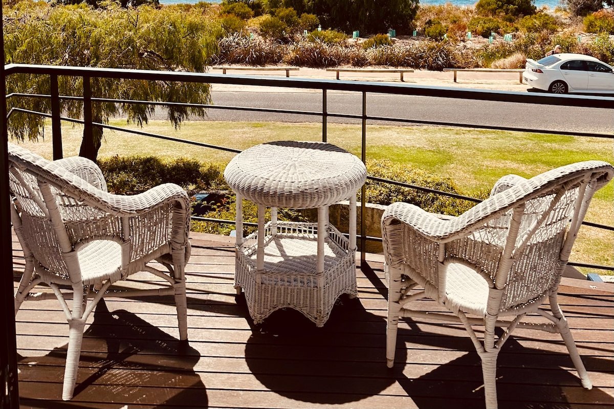 Panoramic Bay Views Villa 2 Dunsborough gallery image 5