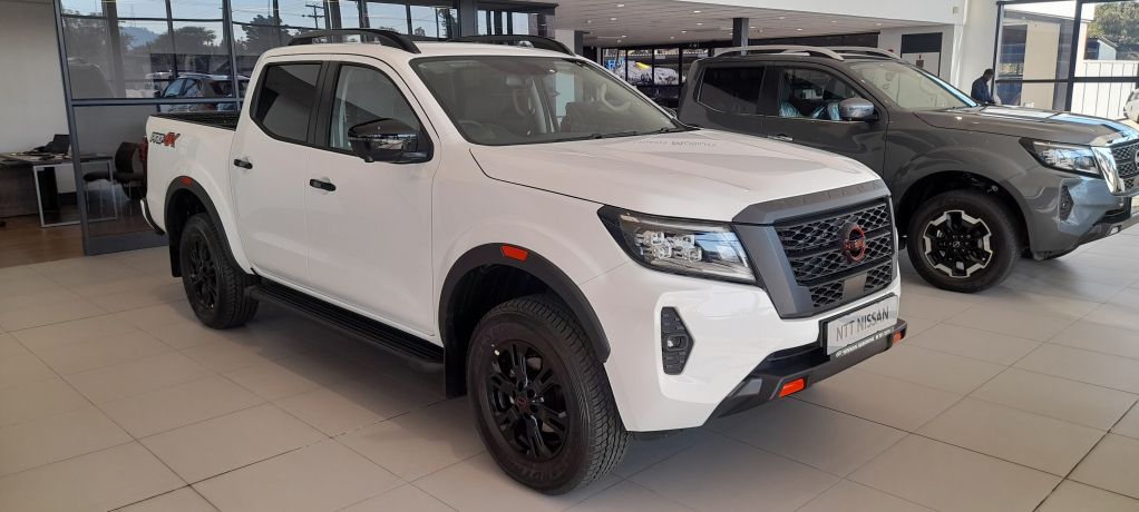 NISSAN NAVARA 2.5DDTI PRO-4X 4X4  for Sale in South Africa