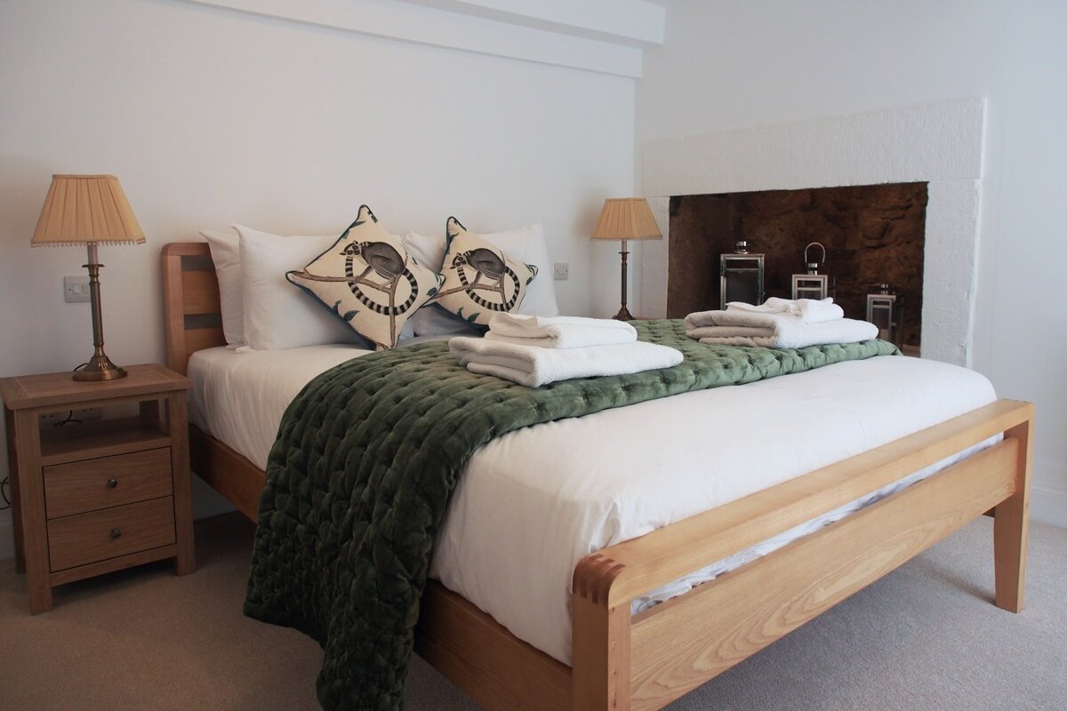 New Town Georgian w Modern Interior on Heriot Row gallery image 3